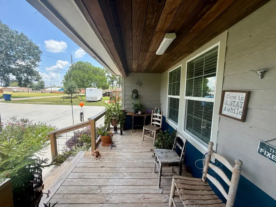 317 Crews Way, West Columbia, TX 77486 - #2