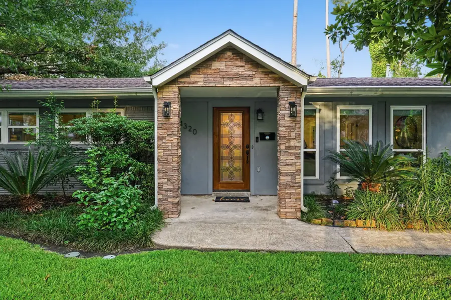 1320 Woodvine Drive, Houston, TX 77055 - #3