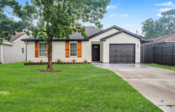 4104 1/2 20th Street N, Galveston, TX 77590