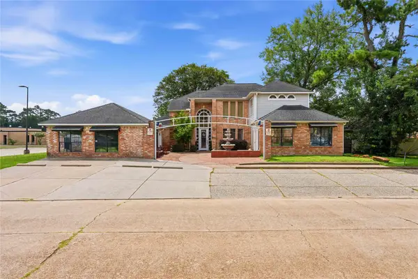13700 Lakewood Forest Drive, Houston, TX 77070