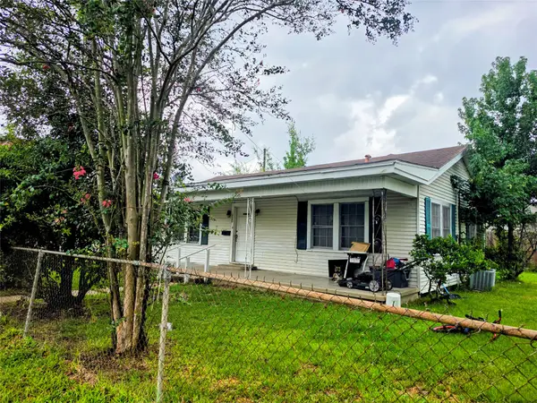 300 S Sandra Street, Conroe, TX 77301