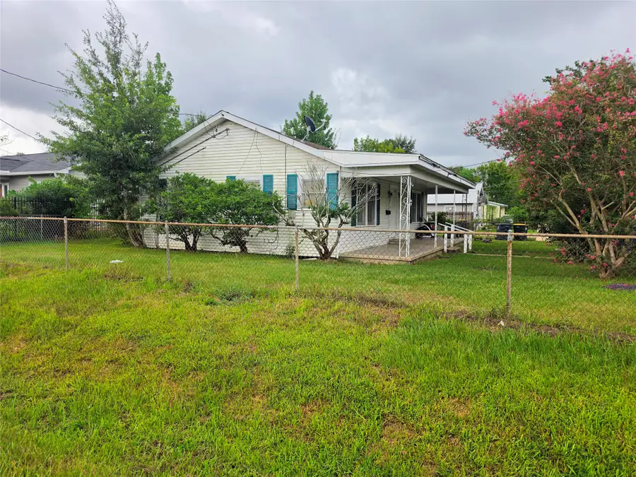 300 S Sandra Street, Conroe, TX 77301 - #2