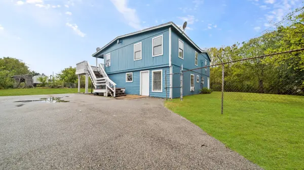 4725 Mallard Street, Hitchcock, TX 77563