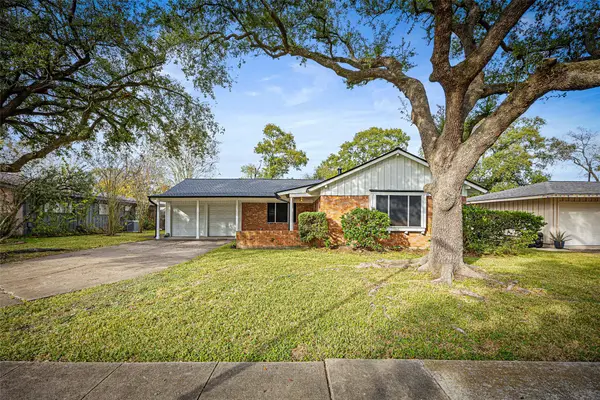 10319 Old Orchard Road, La Porte, TX 77571