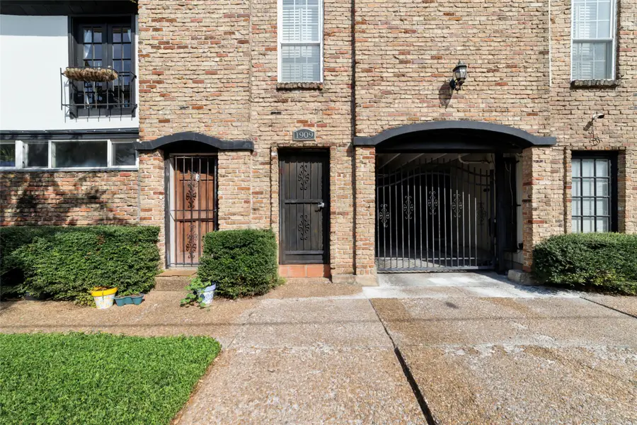 1909 Brun Street #17, Houston, TX 77019 - #2