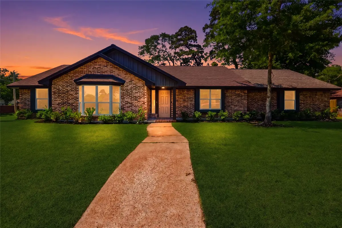 3300 Knight Ln, Baytown, TX 77521 - #1
