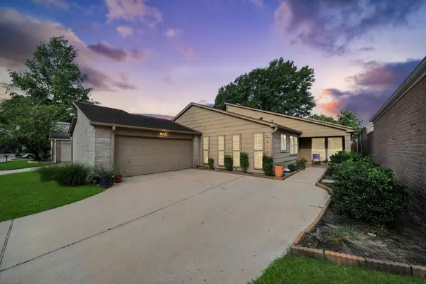 2210 Linea Del Pino Street, Houston, TX 77077