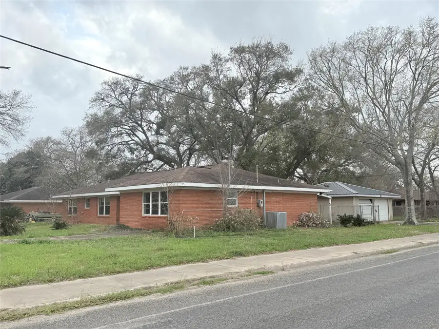 4100 Mockingbird Lane, Bay City, TX 77414 - #2