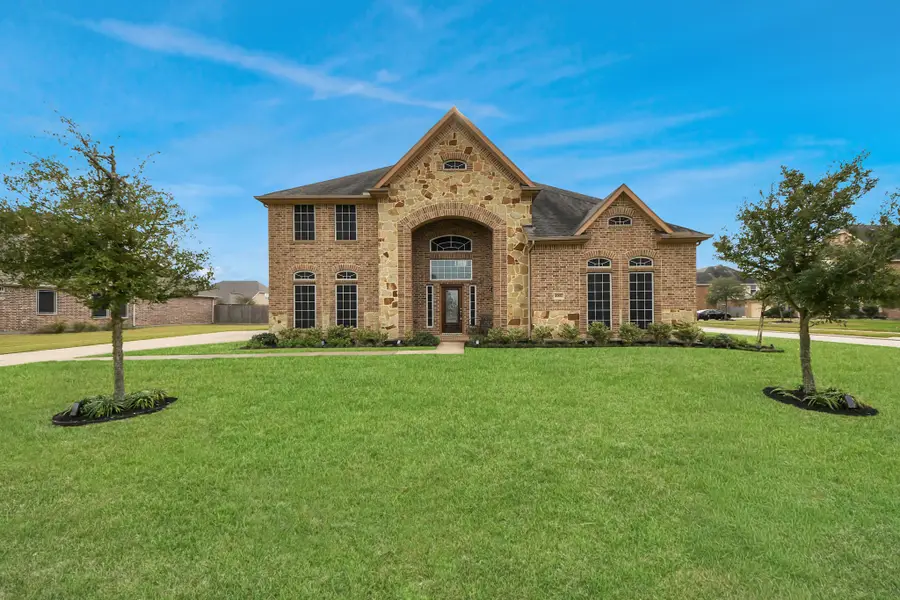 4002 Broadmoor Drive, Monterey Belvieu, TX 77523 - #2