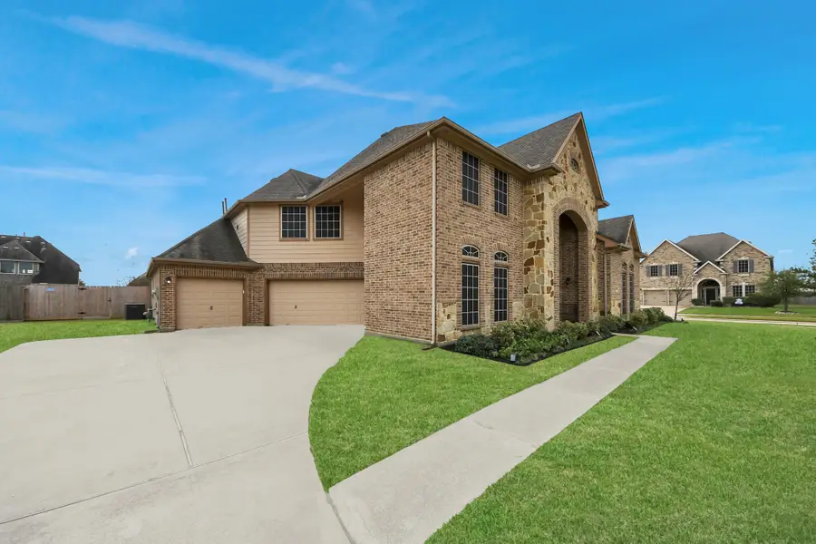4002 Broadmoor Drive, Monterey Belvieu, TX 77523 - #3