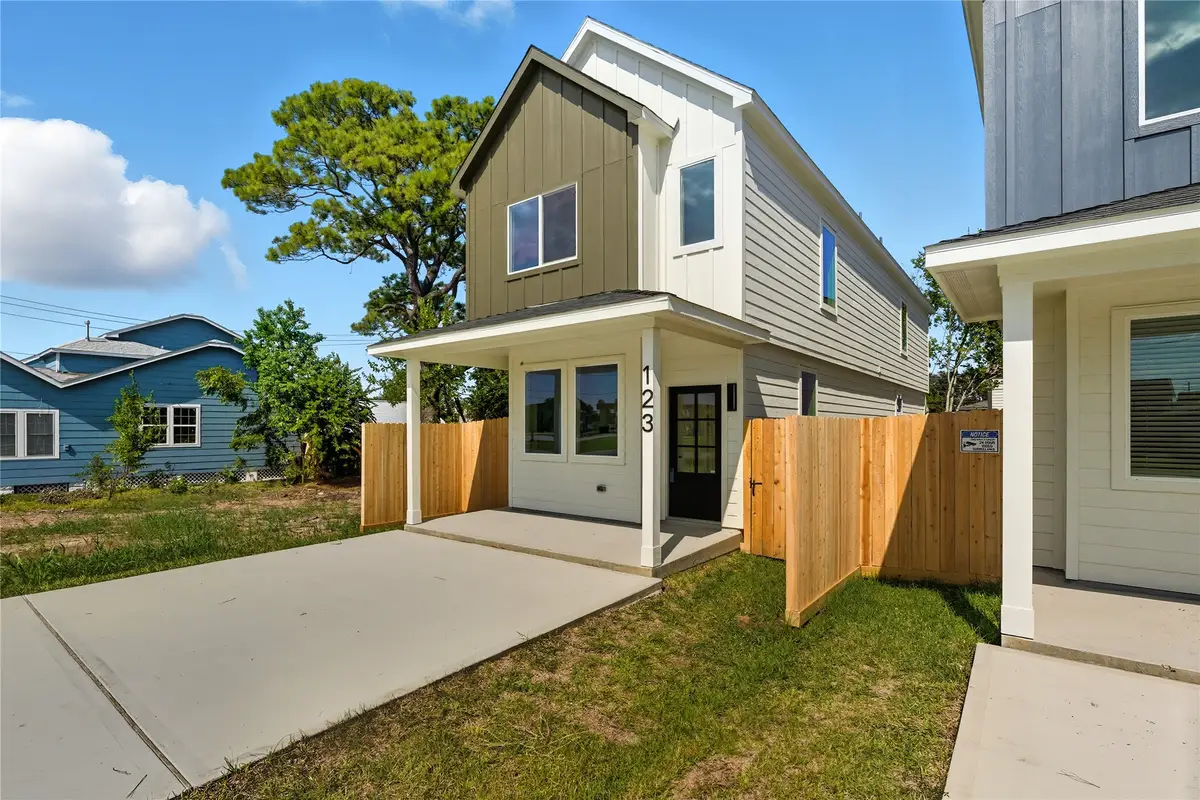 123 S Virginia Avenue, La Porte, TX 77571 - Image #1