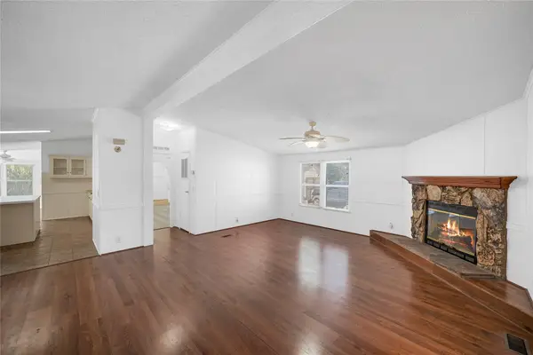 3614 College Street, Damon, TX 77430