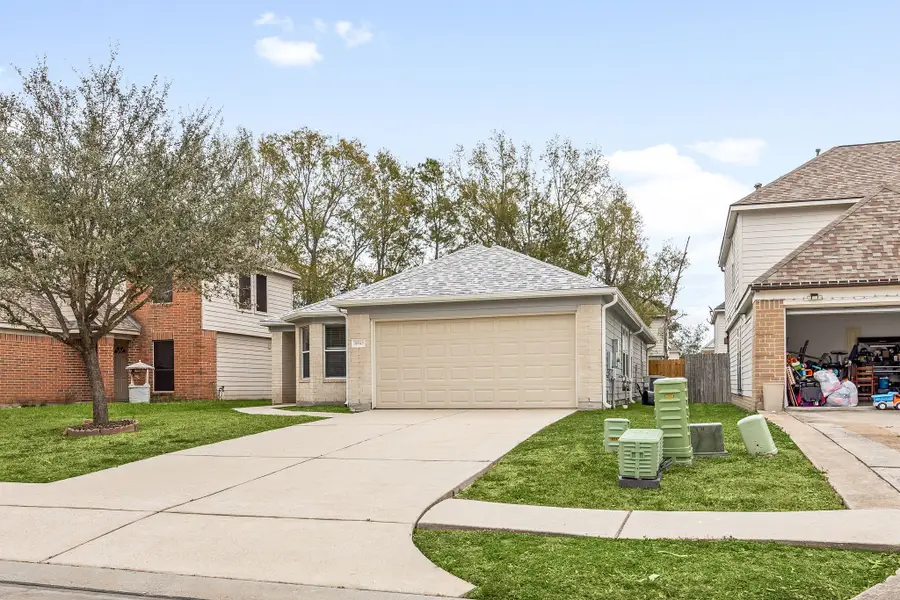 16945 Scenic Knoll, Conroe, TX 77385 - Image #3