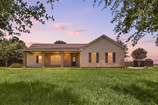 2527 Settlers Way Drive, Sealy, TX 77474