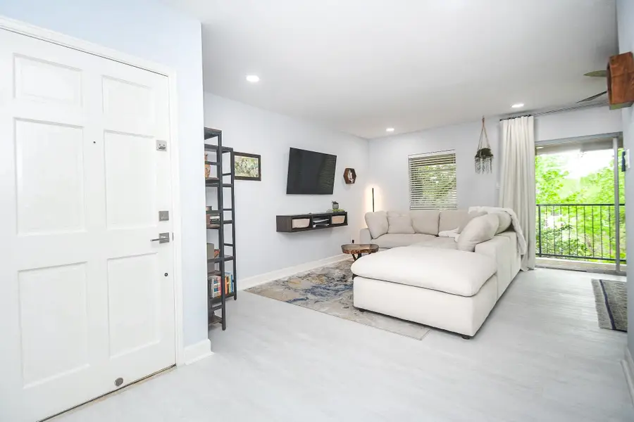 1804 Stoney Brook Drive #202, Houston, TX 77063 - #2