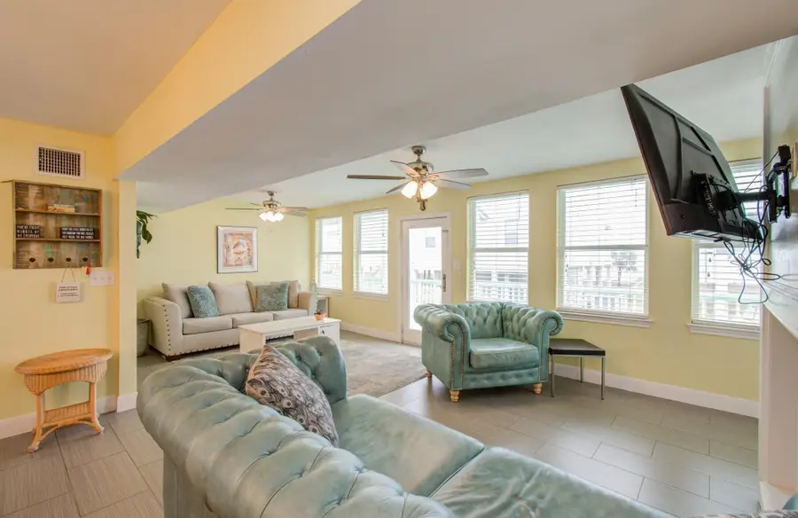 21225 Gulf Dr, Galveston, TX 77554 - Image #3