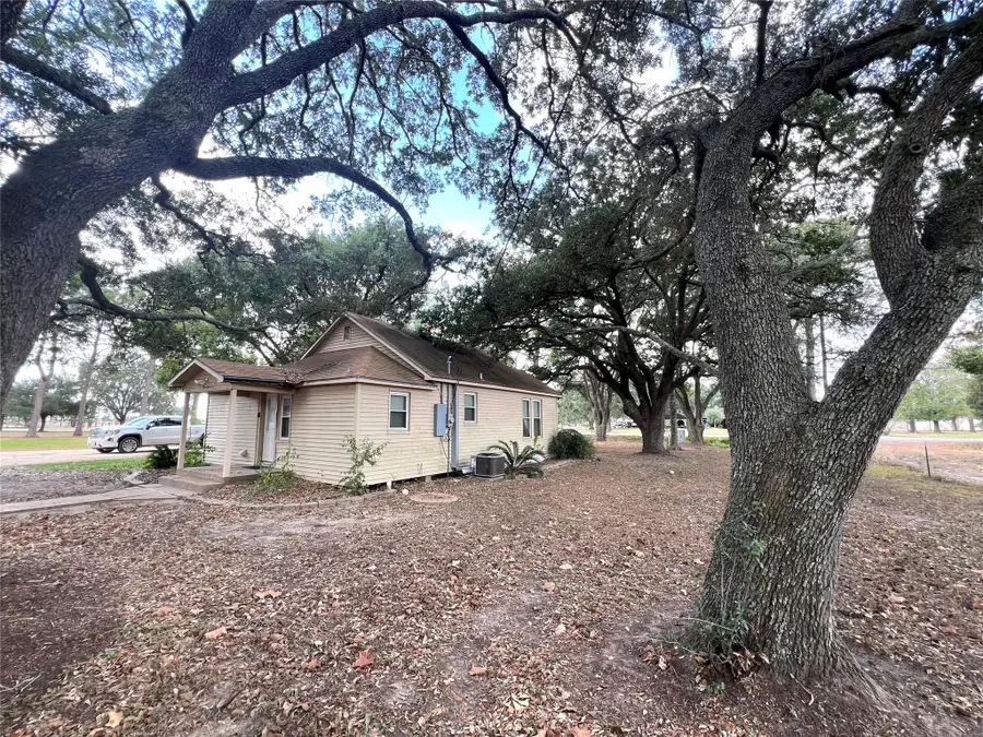 1869 Fm 1163 Road, El Campo, TX 77437 - Image #3