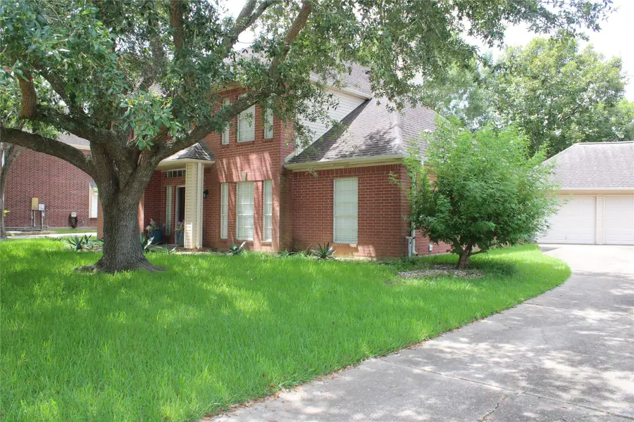 1704 Falcon Ridge Boulevard, Friendswood, TX 77546 - #2