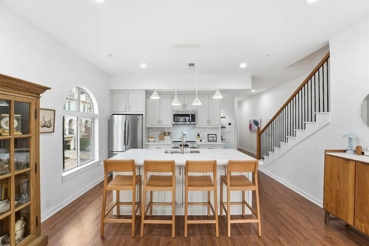 806 Jackson Hill Street #201, Houston, TX 77007 - #1