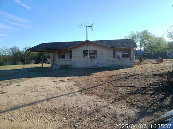 307 E 307e State 543 Street E, West Point, TX 78963