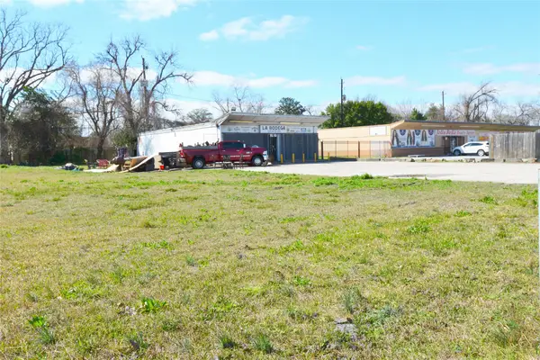 10013 W Montgomery Road, Houston, TX 77088