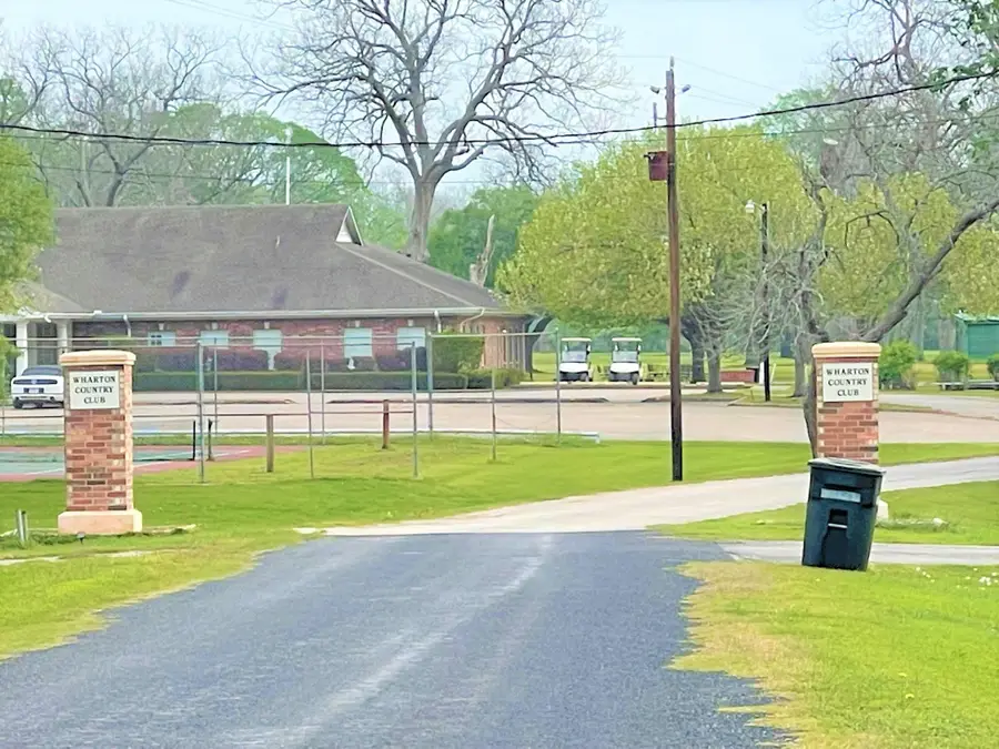 2825 Golf Crest Drive, Wharton, TX 77488 - Image #2