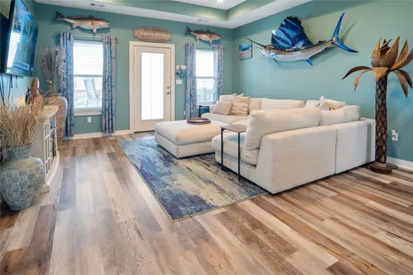 957 S Cove, Crystal Beach, TX 77650
