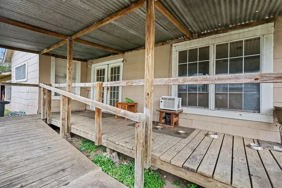 1012 Clear Lake Road, Highlands, TX 77562 - Image #3