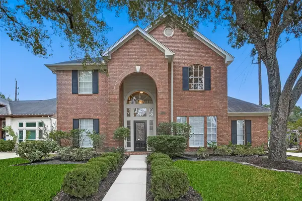 5522 Whisper Ridge Drive, Sugar Land, TX 77479