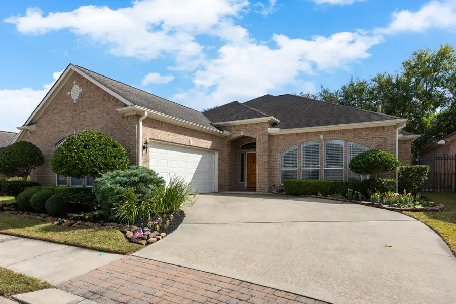 1531 Briar Bend Drive, Friendswood, TX 77546 - Image #2