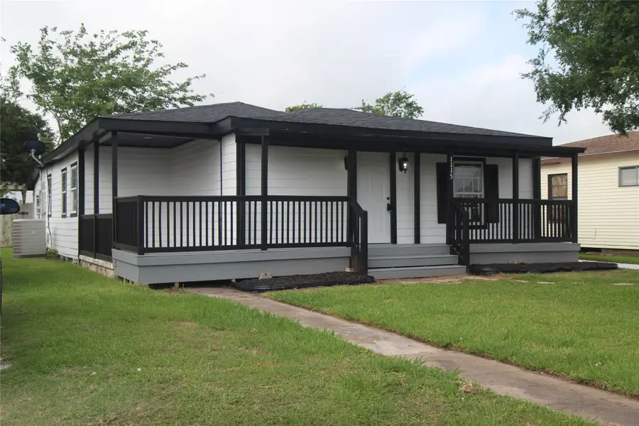 1115 W 4th Street, Freeport, TX 77541 - Image #3