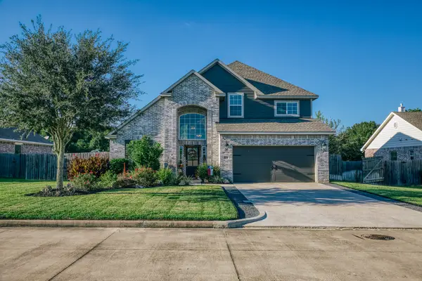 1704 Twin Oaks Circle, Brenham, TX 77833