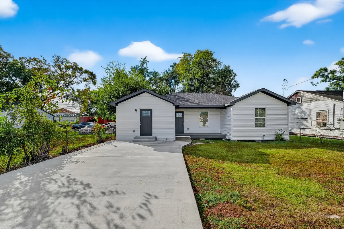 8702 Rinn Street, Houston, TX 77078 - Image #1