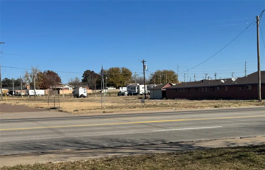 2116 F Nw, Childress, TX 79201 - Image #2