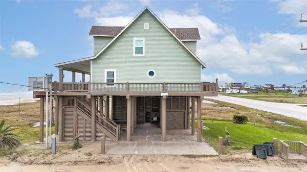 997 Austin Street, Gilchrist, TX 77617
