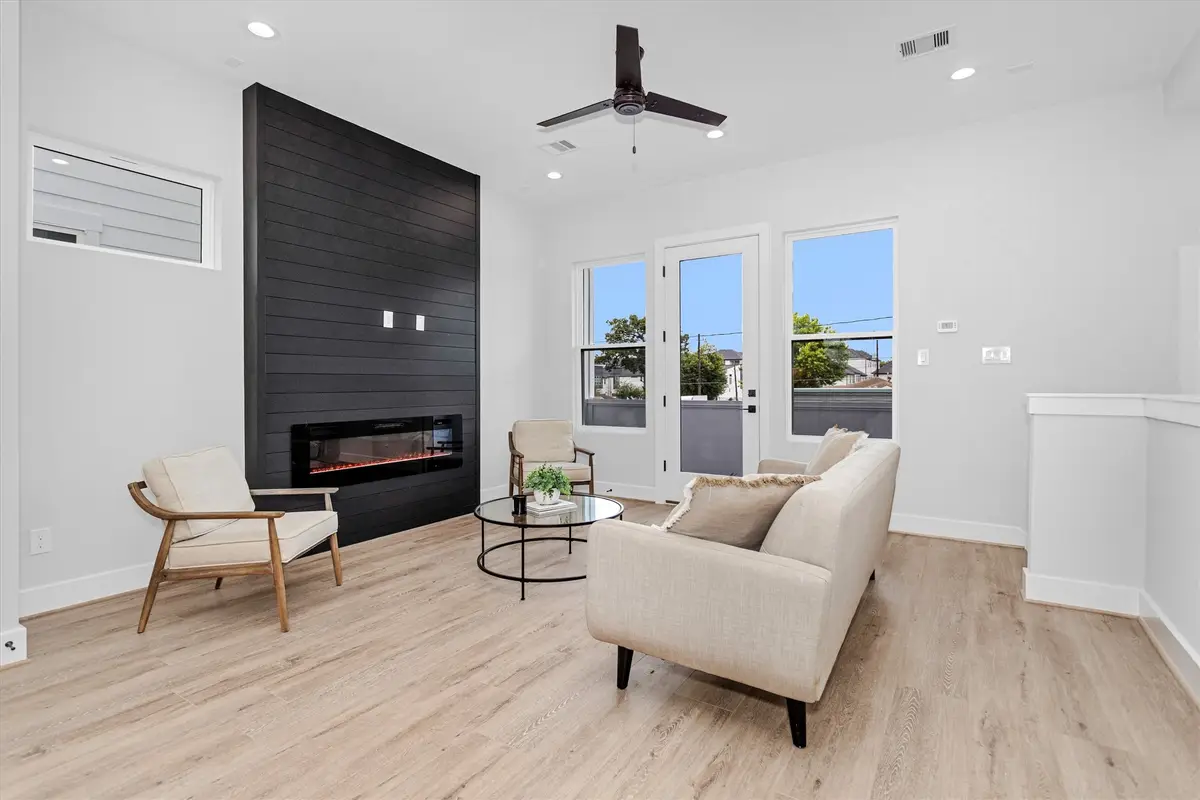 804 Schweikhardt St, Houston, TX 77020 - #1