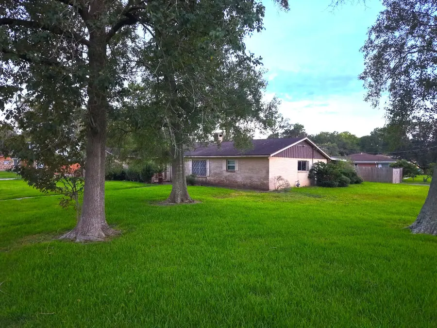 7555 Forest Park Drive, Beaumont, TX 77707 - #2