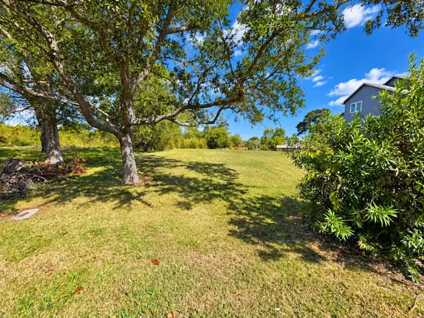 522 E Meyer Road, Seabrook, TX 77586