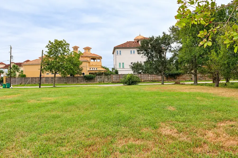 522 E Meyer Road, Seabrook, TX 77586 - #3