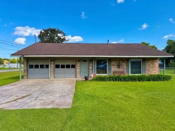 5403 3rd Street, Danbury, TX 77534