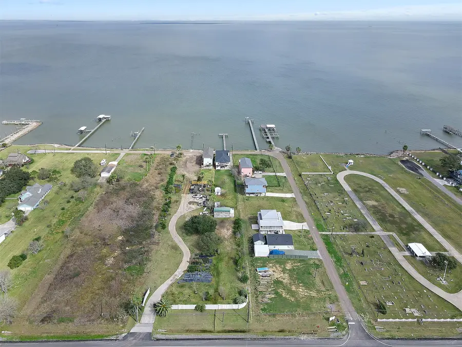 2222 E Bayshore Drive, Dickinson, TX 77539 - #2