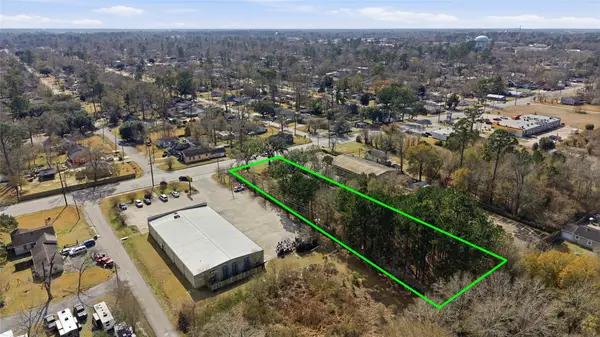 2740 E Lucas Drive, Beaumont, TX 77703