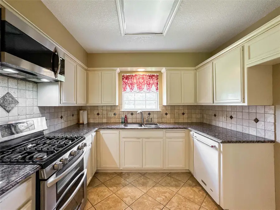2705 Clark Lane, Orange, TX 77632 - #2
