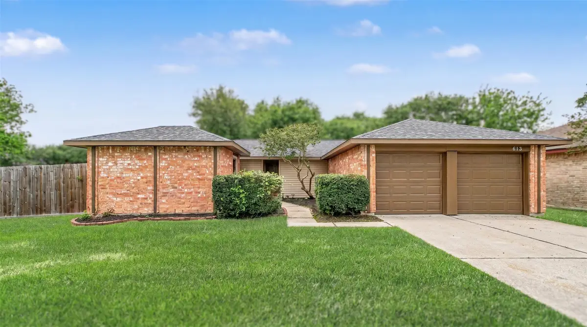 613 Dixie Drive, League City, TX 77573 - #1