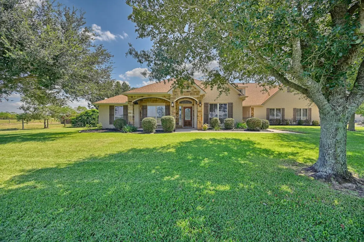 11256 Hahn Road, Sealy, TX 77474 - Image #1