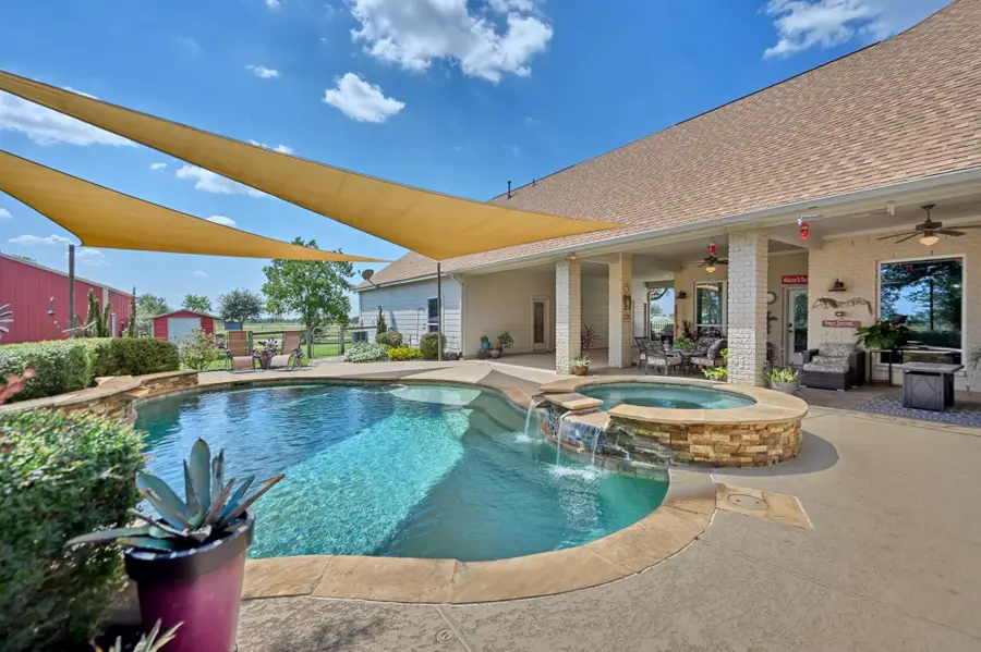 11256 Hahn Road, Sealy, TX 77474 - Image #2