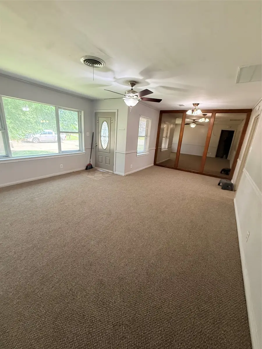 305 Wisteria Street, Lake Jackson, TX 77566 - #3