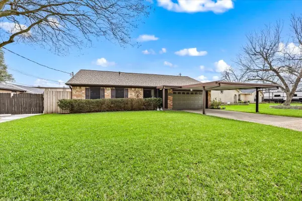 114 W Vaughn Lane, Deer Park, TX 77536