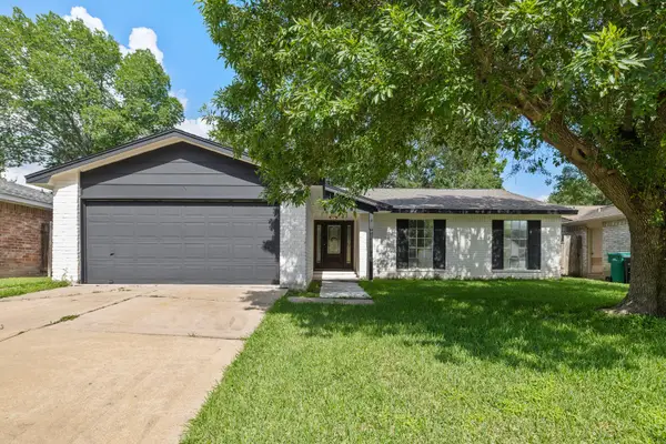 10415 Towne Oak Lane, Sugar Land, TX 77498