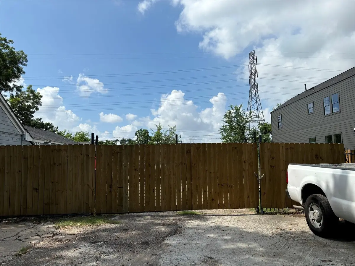 220 E 37th Street, Houston, TX 77018 - #1